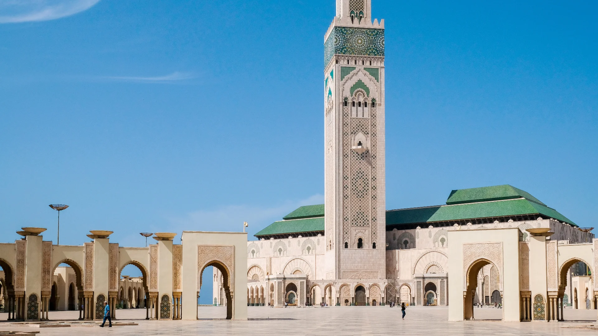 Tours from Casablanca - Cosmopolitan city and Moroccan traditions